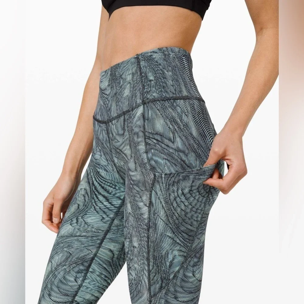 Lululemon Fast and Free Non-Reflective Dimensional Icing Blue Multi